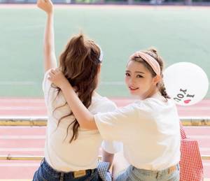 穿书公主和侍卫 校长室里的放荡