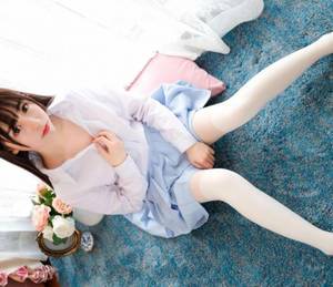 抵在窗玻璃 深入 新娘被狠狠的插小说