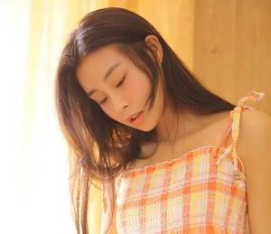 天热了在家不想穿衣服 车里用哪个姿势最好