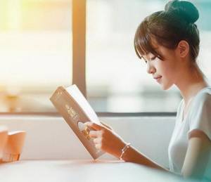 乖含着出去走一圈h 美女输光钱只好用衣服