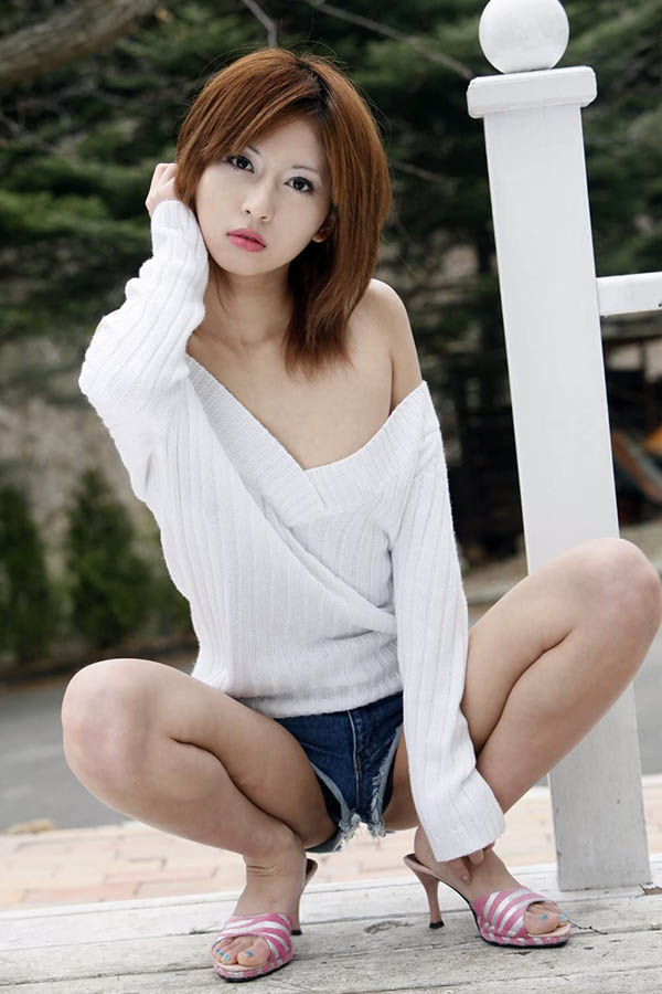 全力SEX解禁！那位上过电视、拍过写真的艺能人女优“初美ゆりか”的真面目是？ … …