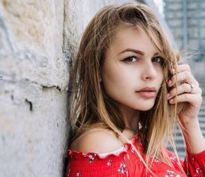 大佬们的玩物t小说百度云 国民校草是女生完整版